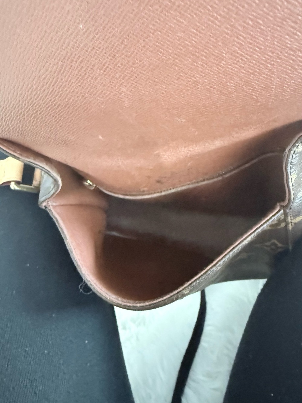 Vintage 1980 Louis Vuitton Monogram Saddle Crossbody with Vachetta Straps. - Picture 9 of 15